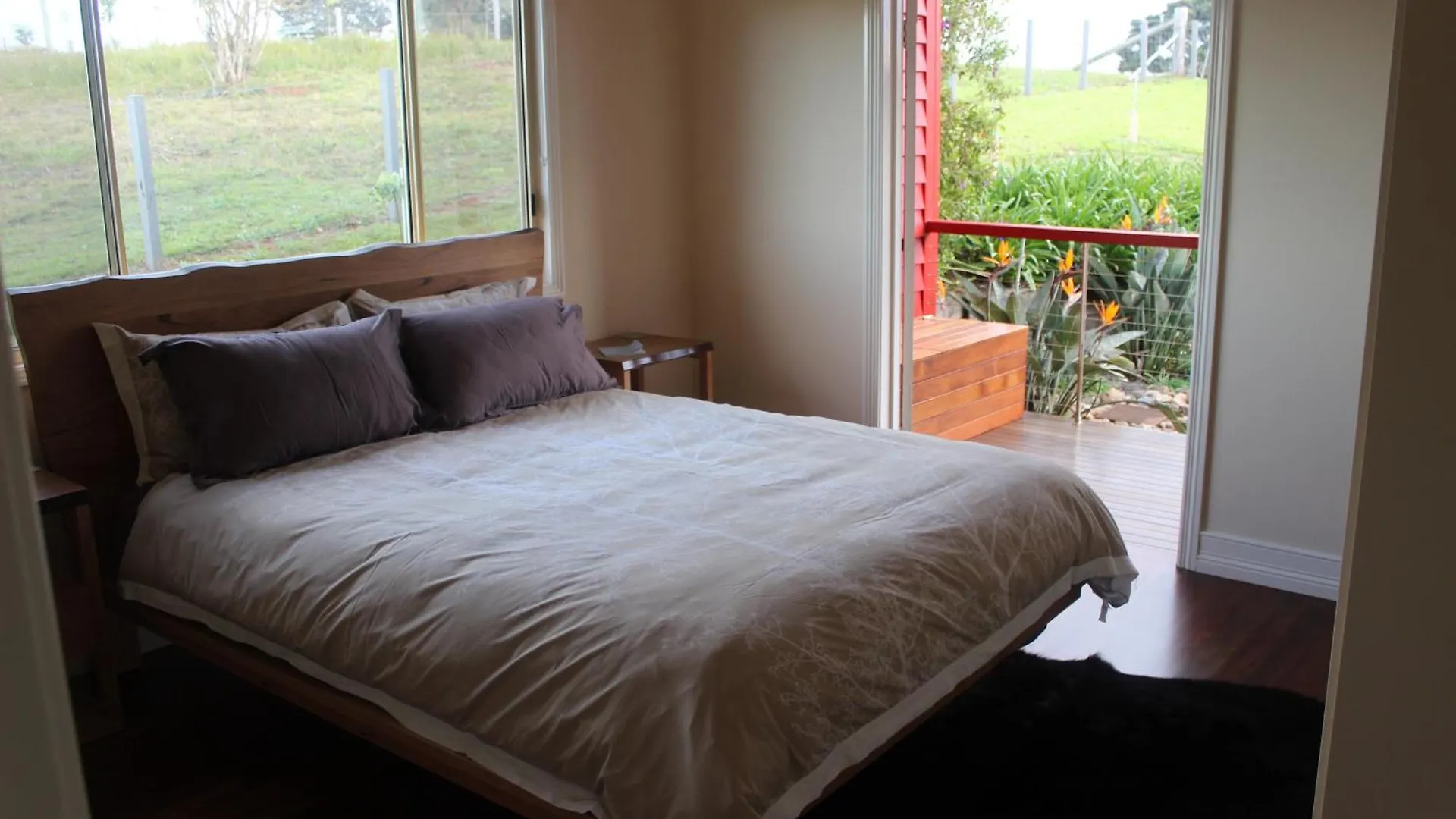 Flame Hill Vineyard Holiday home Montville Guest house