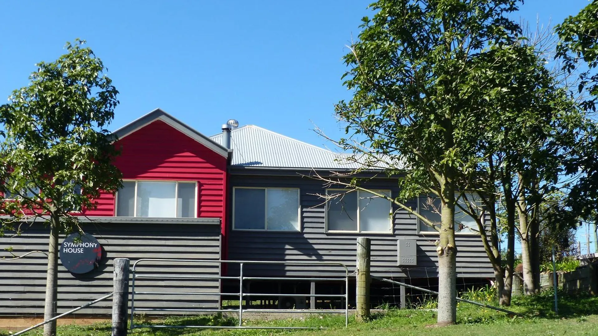 Flame Hill Vineyard Holiday home Montville 4*,  Australia